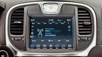 Захисне скло Pixsel на монітор CHRYSLER 300 - 8.1“ 2014 -